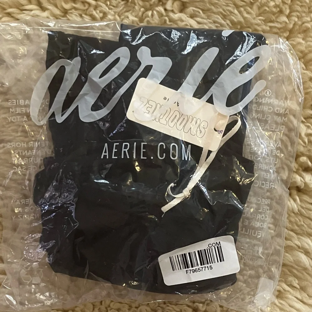 NWT Aerie SMOOTHEZ Long Sleeve Crew T-Shirt in True Black Sz XS. - Picture 5 of 10